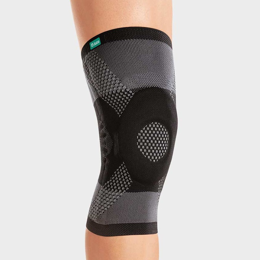 JuzoFlex Genu Xtra Knie mit der Kniebandage Genu Xtra in der Farbe Anthrazit