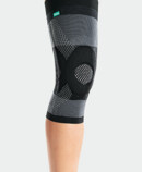 Knee with JuzoFlex Genu Xtra-Wide in colour Anthracite