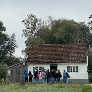 Die Azubis beim Haus im Moos