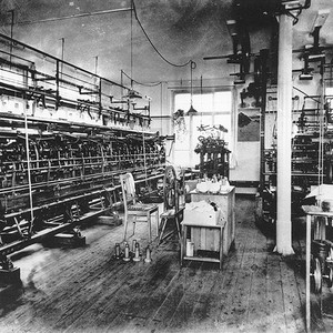 Historical image knitting