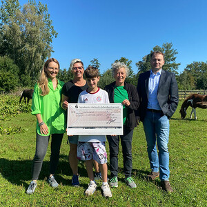 Spendenübergabe beim Paulihof