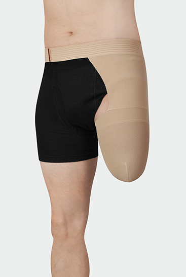 Productfoto Juzo bovenbeenstompkous met heupbevestiging Man draagt Juzo bovenbeenstompkous met heupbevestiging