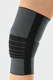 Knie mit der JuzoFlex Genu 505 Comfort in der Farbe Anthrazit