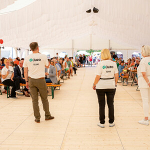 Begrüßung im Festzelt