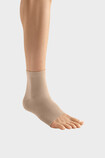 Fuß mit der JuzoFlex Malleo 707 in Beige